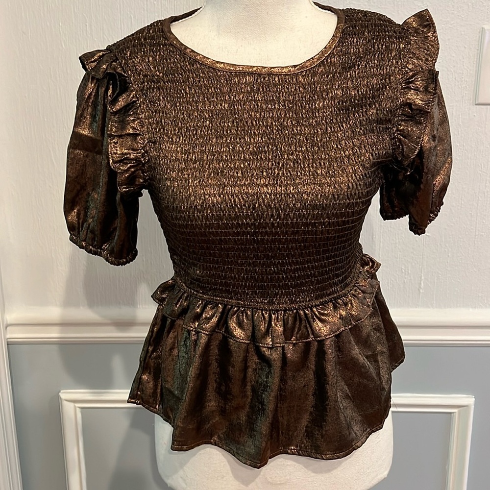 NWOT BRONZE PEPLUM BLOUSE WITH PUFF SLEEVES - SIZE SMALL